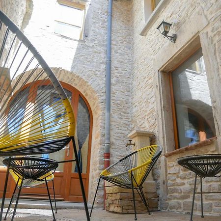 Gite Des Augustins Cremieu Екстер'єр фото